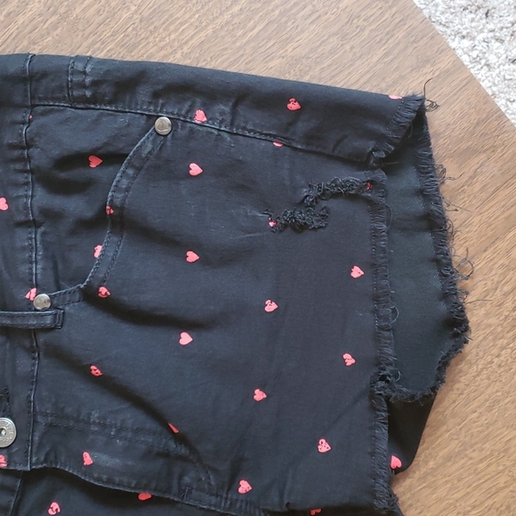 Iron Fist deconstructed black style denim shorts with red hearts. - Picture 3 of 8